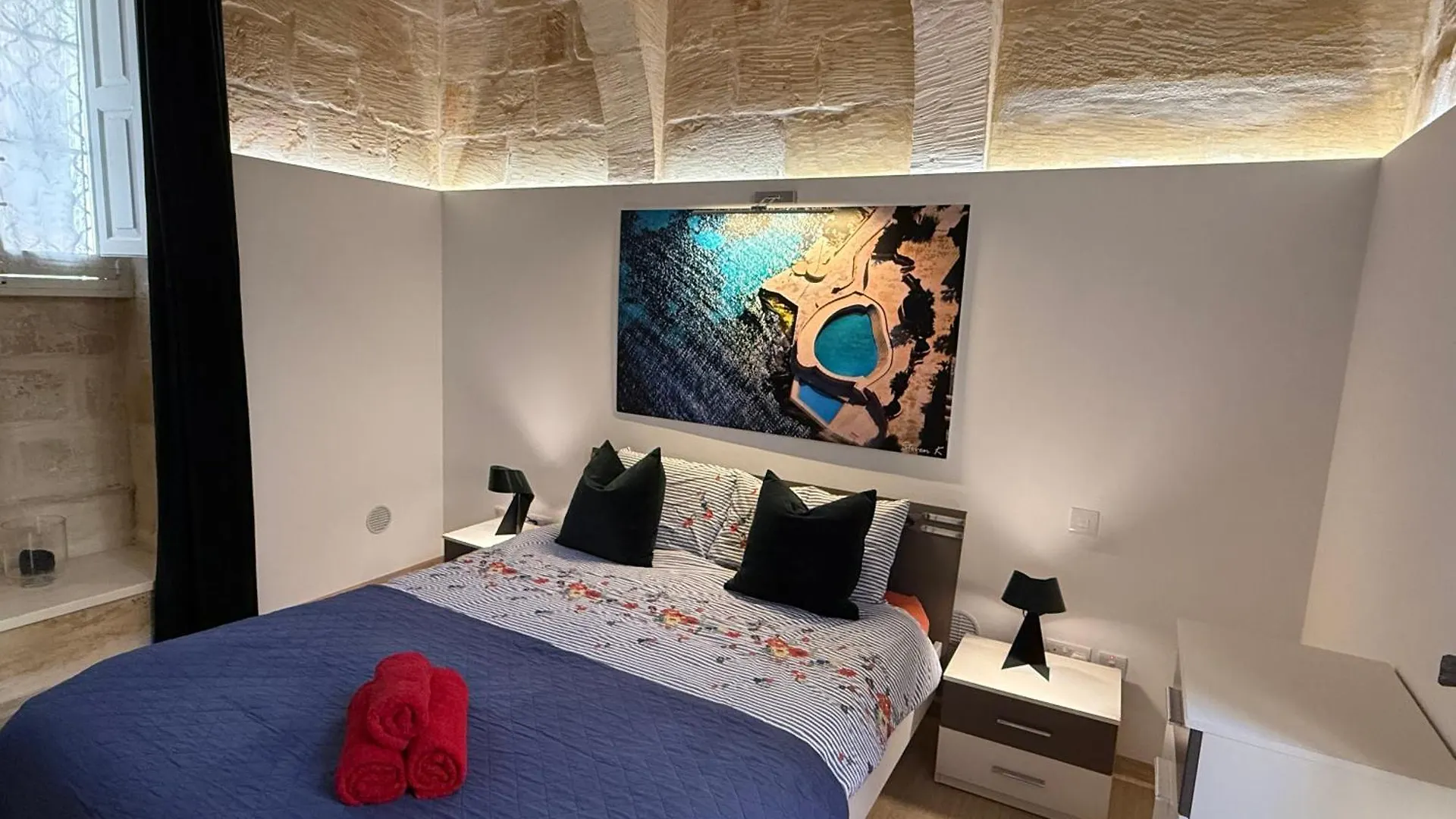 St Elias Apartment location